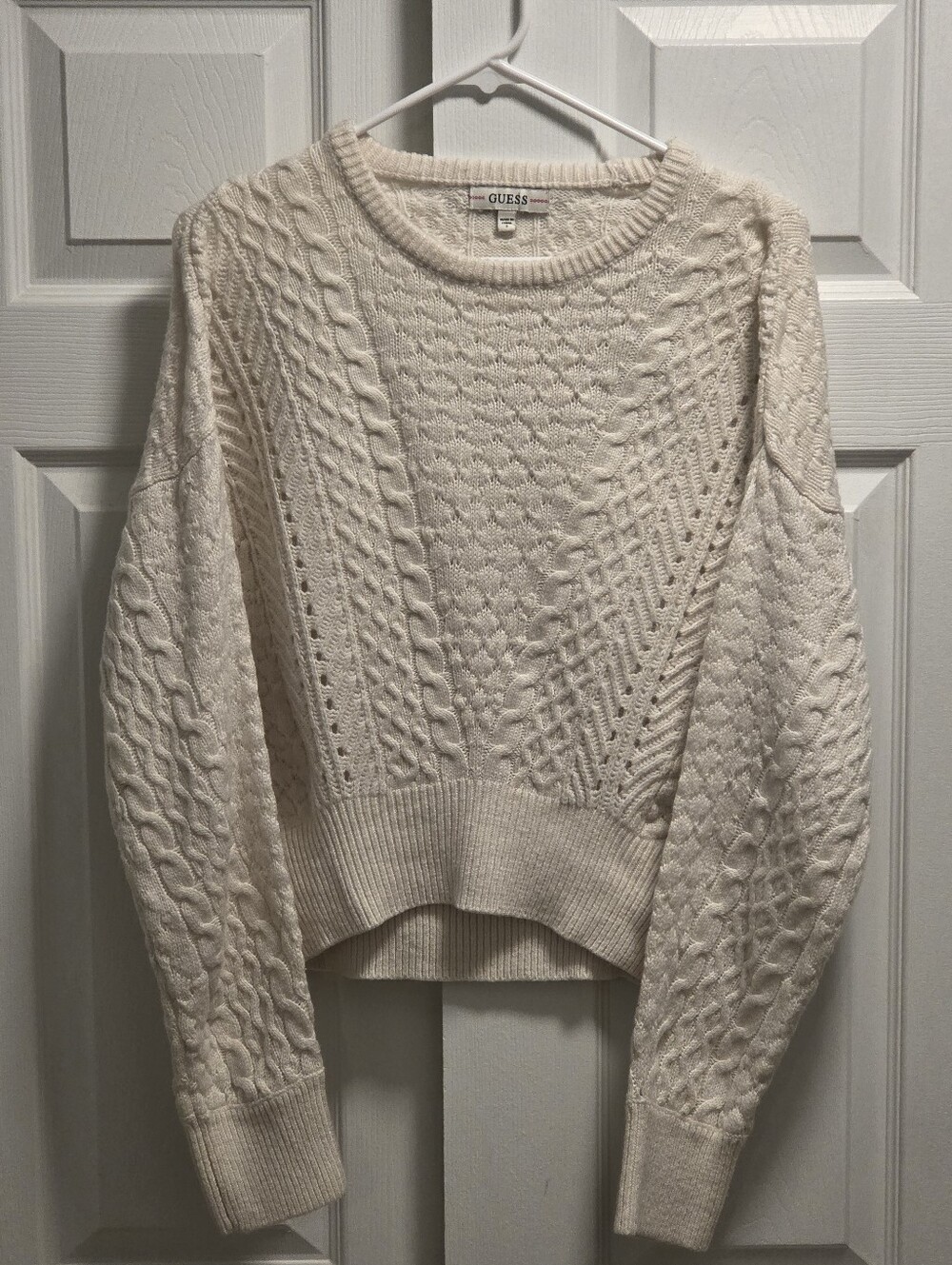 GUESS Cable Knit Crewneck Sweater Size Small - Classic, Comfy, Preppy